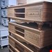    میز تلویزیون مدل کلاسیکجنس بدنه ملامینه و نما mdf ابعاد 140×35×45 دو کشو و دارای دستگیره مناسب تلویزیون تا 55 اینچدارای رنگبندی دارای نمای طرح منبت روی نمای کاردارای لولای آرام بند.پایه های طرح مبلی 