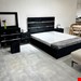  سرویس خواب دونفره مدل رایان کلاف ملامینه ابعاد 200×160×115تمام پارچه شامل تخت دونفره _۲ تا کفی تخت_۲ تا پاتختی_میز آرایش_قاب آینه_صندلینمای نوار طلایی روی دارای رنگبندی پارچه 